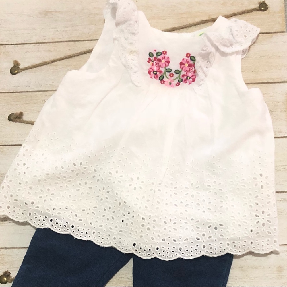 Cute white embroidered top with leggings